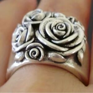 Elegant Silver Rose Ring white gold plated